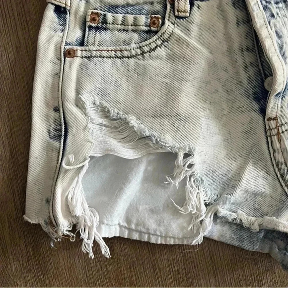 Pull & Bear Distressed Denim Shorts - Acid Wash - Size XS - Picture 8 of 10